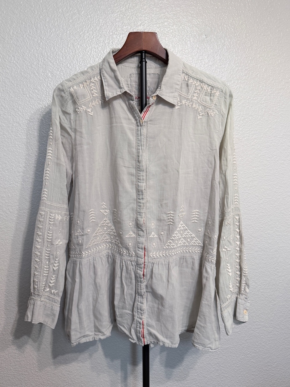 Johnny Was 3J Workshop Boho Embroidered Neutral Button Down Blouse - W’s M